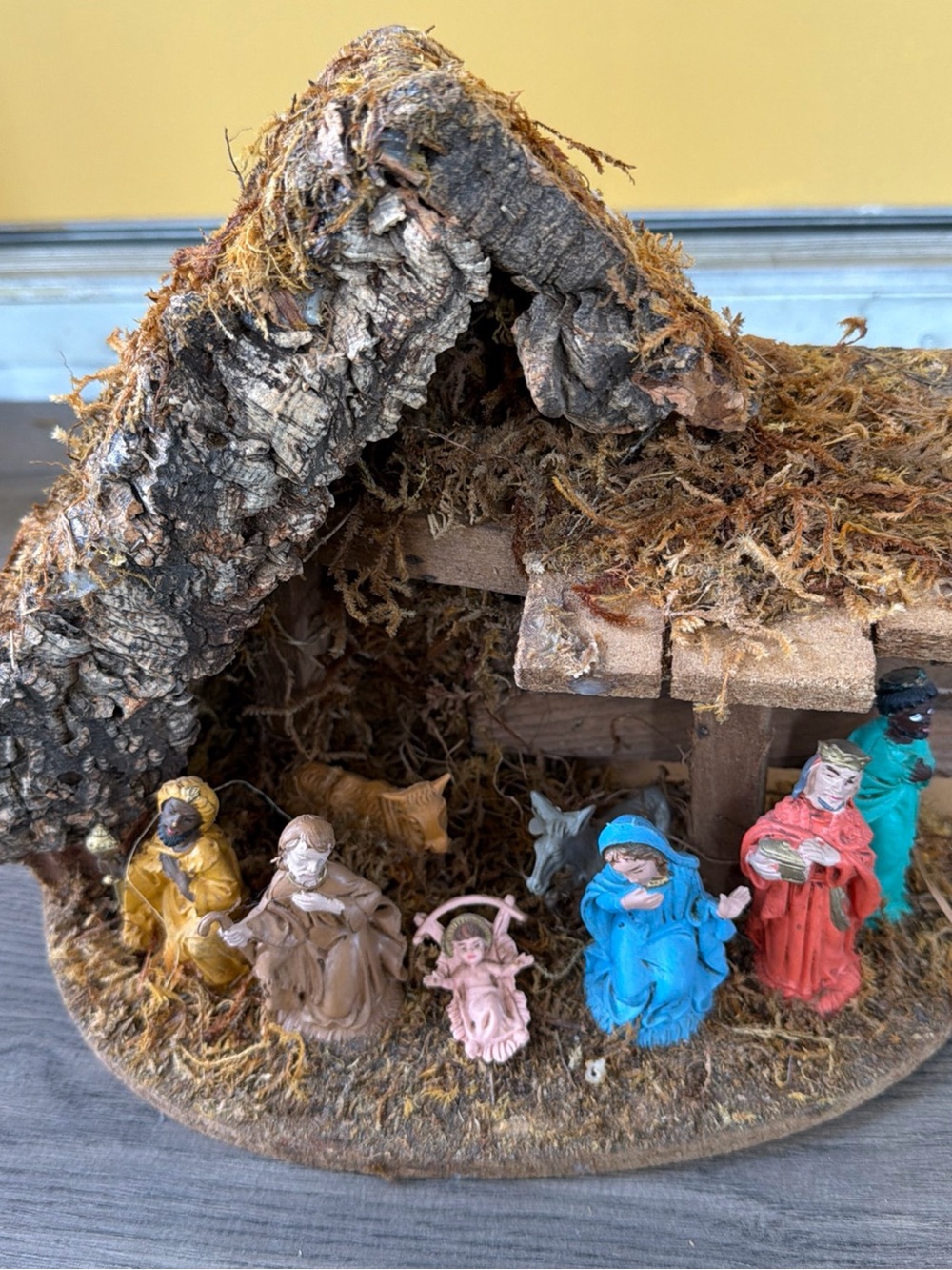 Vintage made in Italy Rustic Moss Nativity Scene - One Piece